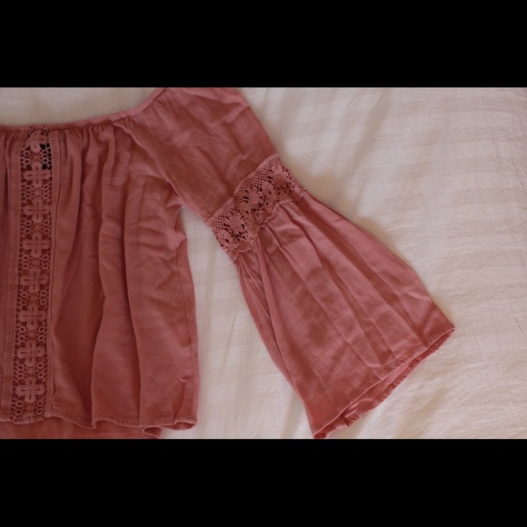 Pink off the shoulder top (L) - Picture 3 of 4